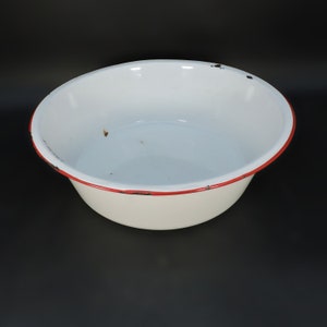 Vintage Washbasin ~ Old Washbasin ~ Porcelain Enamel Wash Basin ~ White / Red Trim Wash Basin ~ Farmhouse Chic ~ Chippy Paint ~ Antique Gift