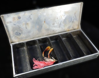 Vintage UMCO Aluminum 3-tiered Tackle Box - Model 103A - Filled W/ Vintage  Tackle, Hooks, Lures, Weights Deep Bottom Compartment - Etsy