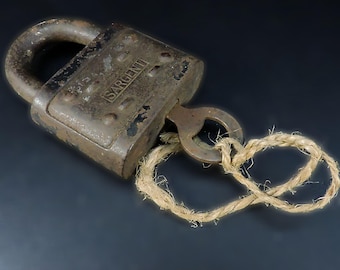 Vintage Sargent Padlock with Key ~ Working Padlock ~ Sargent Padlock  ~ Collectible Padlock ~ Lock Collecting ~ Old Decorative Padlock