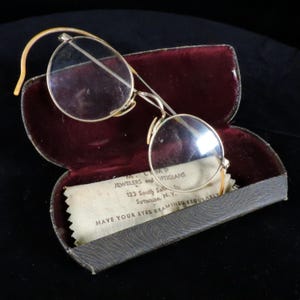 Antique Wire Rim Glasses ~ Vintage Gold Framed Glasses ~ 1/10th 12k Gold Filled ~ Victorian Wire Rim Glasses ~ Vintage Glasses with Case