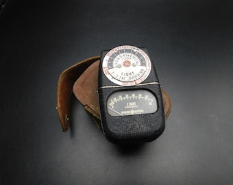 Vintage  Light Meter ~ Vintage Photography ~ General Electric Light Meter DW-68 ~ Old Light Meter with Leather Case ~ Photography Accessory