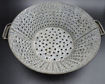 Vintage Colander ~ Enamelware Colander ~ Old Grey Enamel Colander ~ Vintage Kitchen Colander ~ Rustic Country Chic