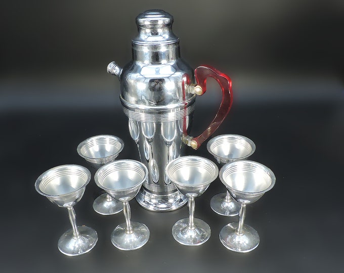 Vintage Cocktail Set ~ Art Deco Cocktail Shaker ~ Chrome Cocktail Shaker Set ~ Red Bakelite Handle ~ Vintage Barware Set ~ Mixed Drinks