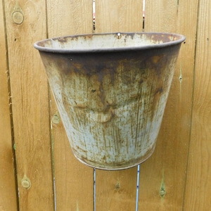 Vintage Sap Bucket ~ Old Metal Sap Bucket ~ Metal Sap Bucket ~ Maple Syrup Bucket ~ Vintage Sap Pail  ~ Americana ~ Authentic Sap Bucket