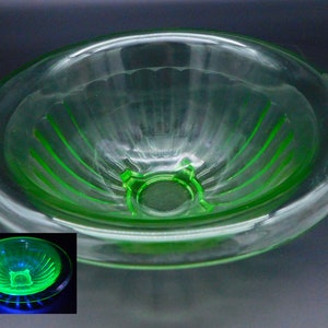 Vintage Green Glass Bowl ~ Ribbed Depression Glass Bowl ~ Green Glass Serving Bowl ~ Uranium Glass ~ Glows Under Black Light