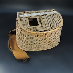 Vintage Fishing Creel ~ Trout Fishing Creel ~ Vintage Fishing Basket ~ Antique Fishing Creel ~ Wicker Creel ~ Fisherman&#39;s Creel