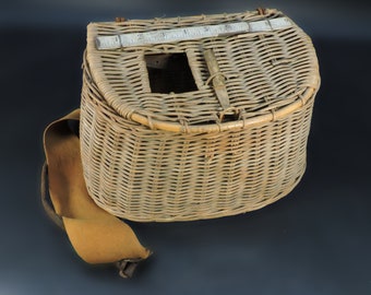 Panier Vintage en Osier en Cuir Cousu Doré, France, 1970s en vente sur