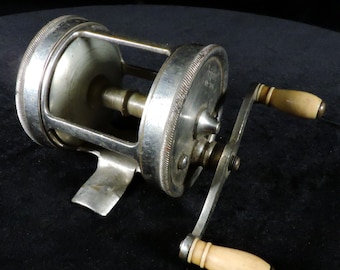 VINTAGE PFLUEGER NOBBY No. 1963 Chrome Fishing Reel Yellow Handles