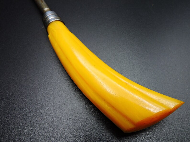 Vintage Knife Sharpener with Banana Bakelite Handle bild 2