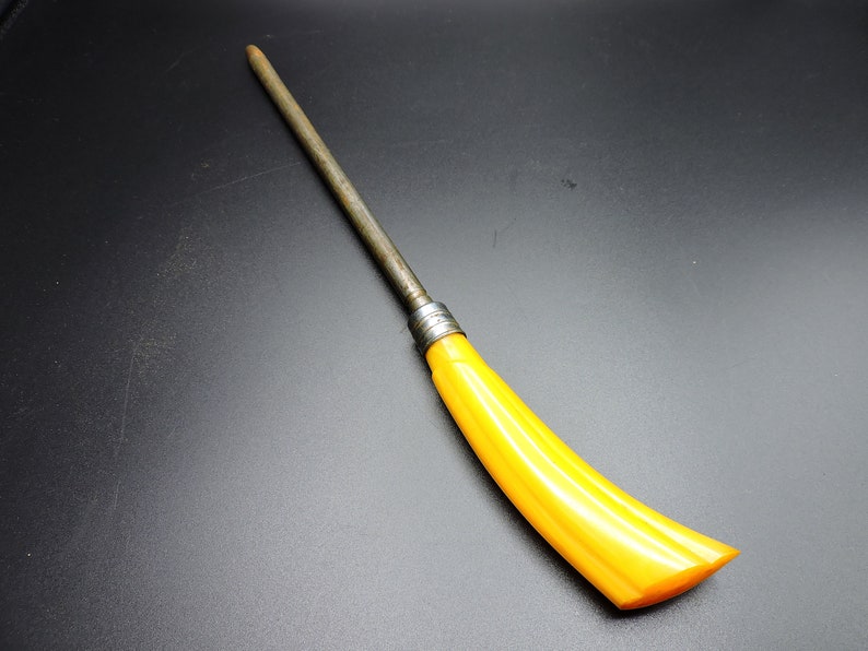 Vintage Knife Sharpener with Banana Bakelite Handle bild 5