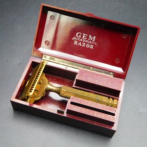 Vintage GEM Razor With Case ~ GEM Razor in Maroon Bakelite Case ...