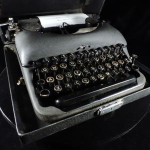 Vintage Typewriter ~ Remington Rand Deluxe Model 5 Typewriter ~ Manual Typewriter In Case ~ Vintage Portable Typewriter ~ Working Typewriter