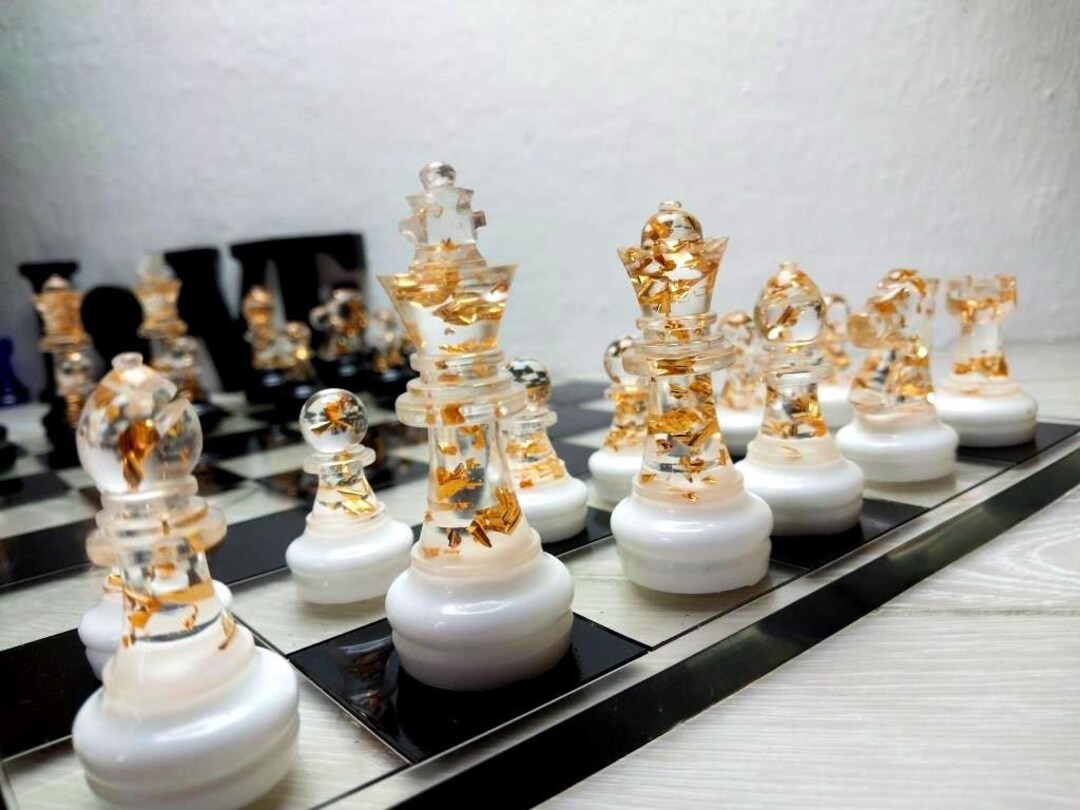 Premium Chess Set Custom Resin Chess Sets With Board Size of King 2.75