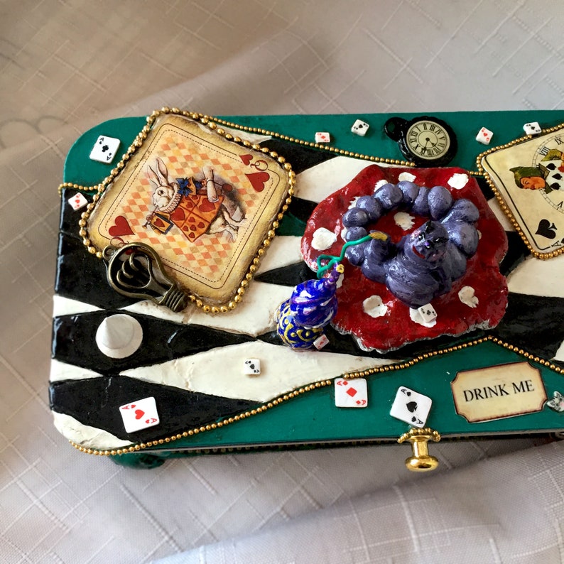 Alice in Wonderland jewelry box. 