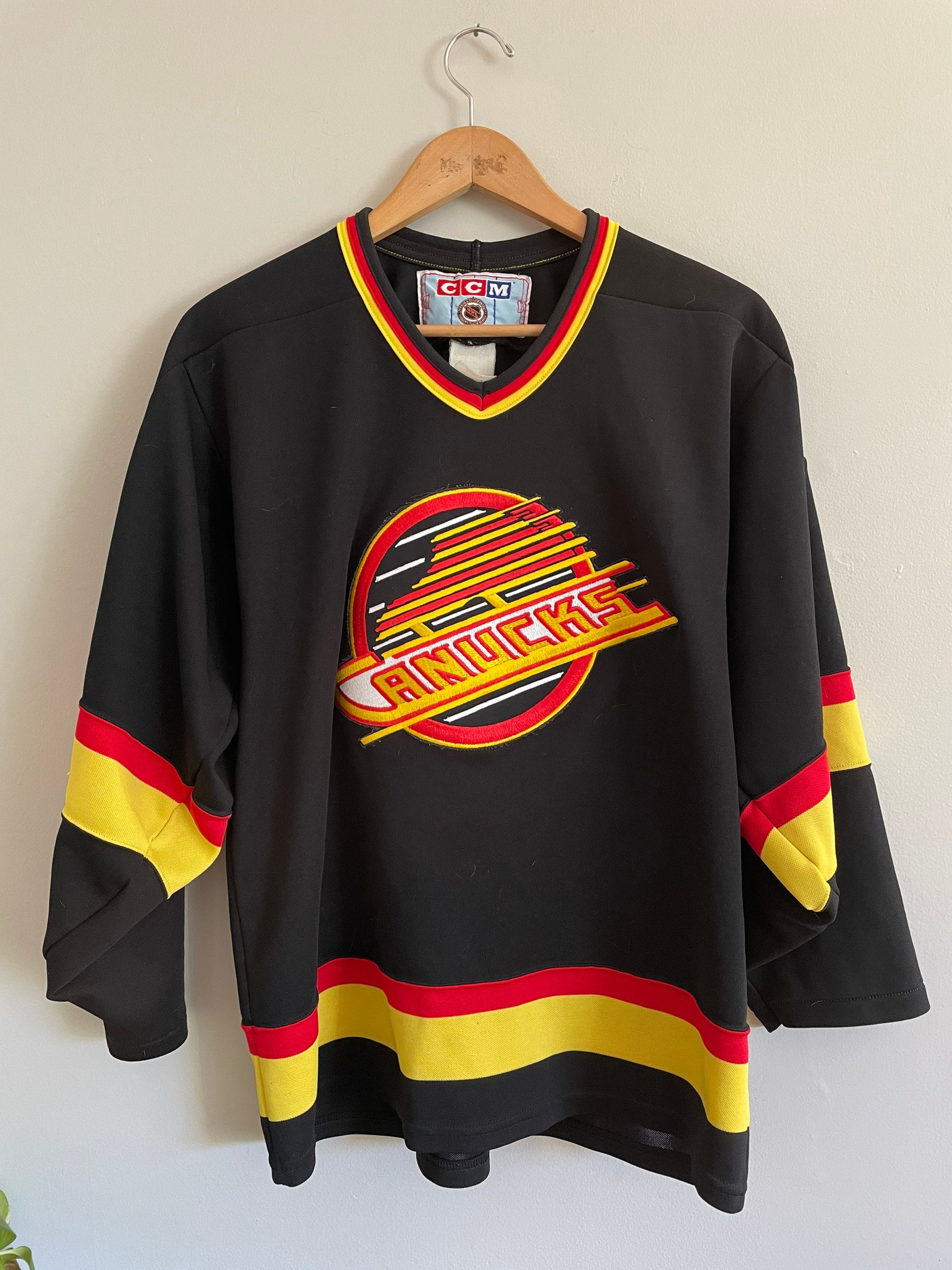 PAVEL BURE  Vancouver Canucks CCM Home 1996 Vintage Hockey Jersey