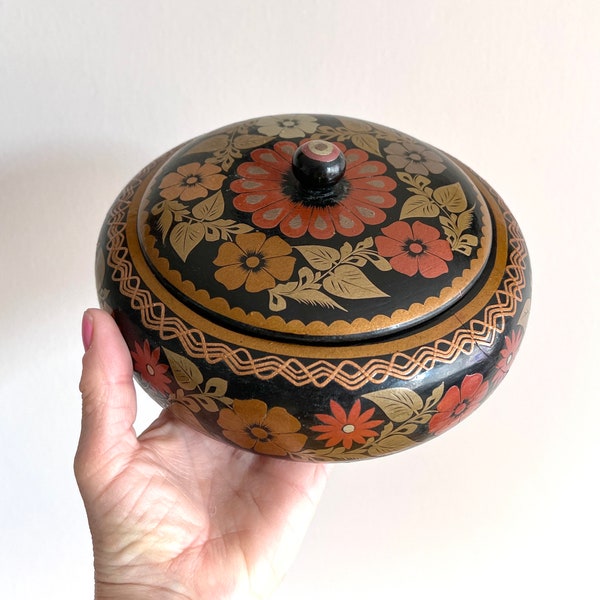 7.5"Di Folk Art Turned Wood Round Black Lacquer Lidded Trinket Box with Copper Gold Red Silver Floral Pattern, As is