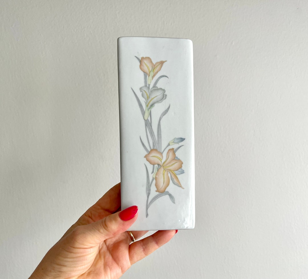 Vintage Ceramic Wall Pocket/radiator Water Dish With Lily Flower Decor ...