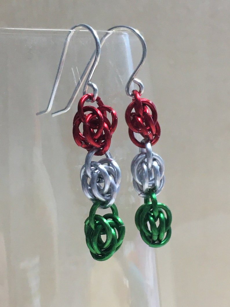 Christmas chain maille earrings Red, silver, green earrings Sweet pea weave chain maille earrings Lightweight earrings image 2