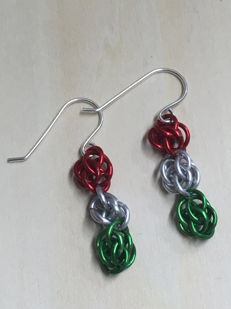 Christmas chain maille earrings Red, silver, green earrings Sweet pea weave chain maille earrings Lightweight earrings image 3