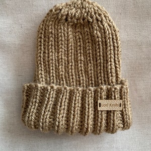 Hand Knit Canadiana Tuque