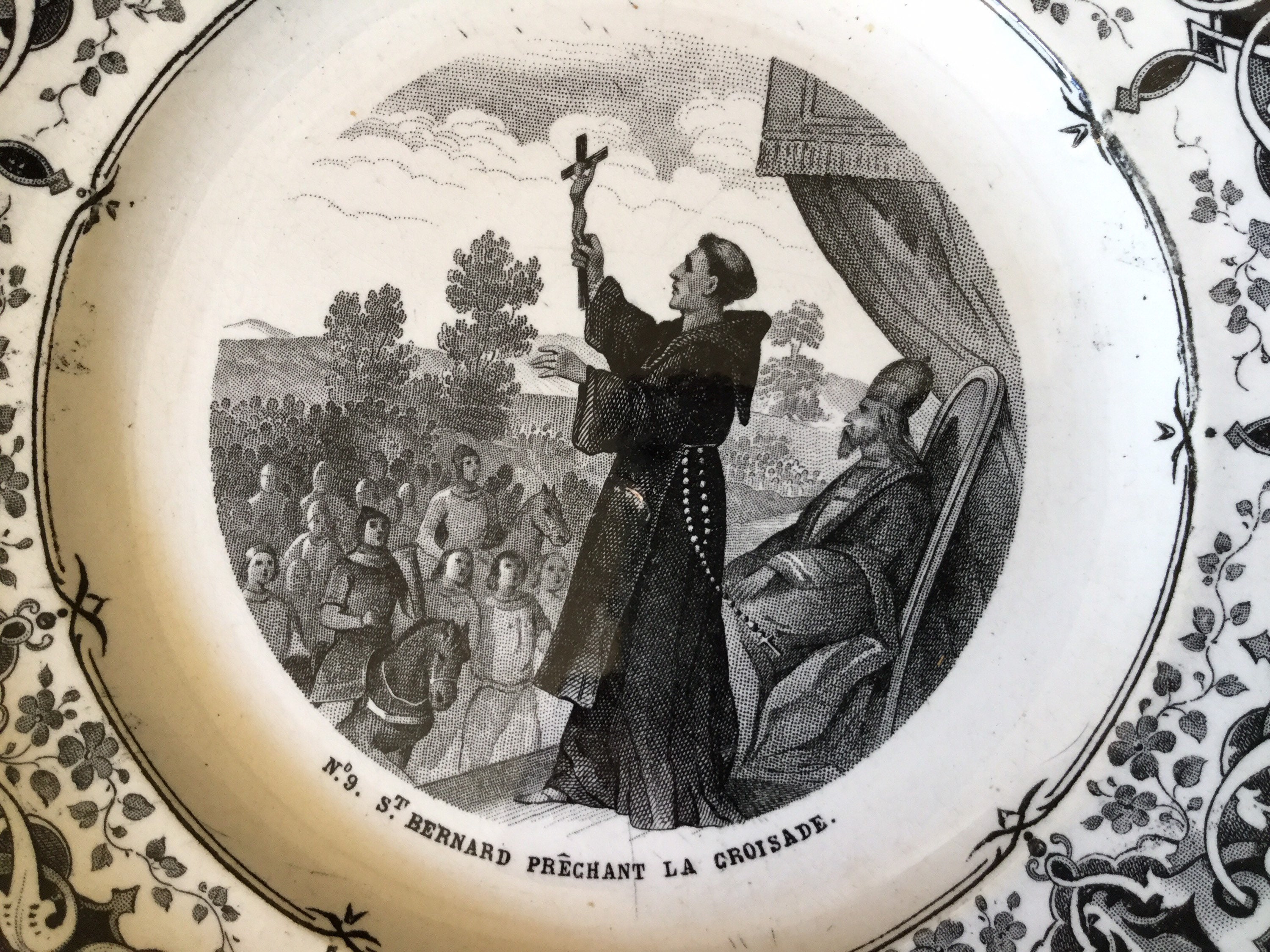 Début Des Années 1900 Français Plaque Parlante. Plat de Transfert en Céramique Collection Creil et M