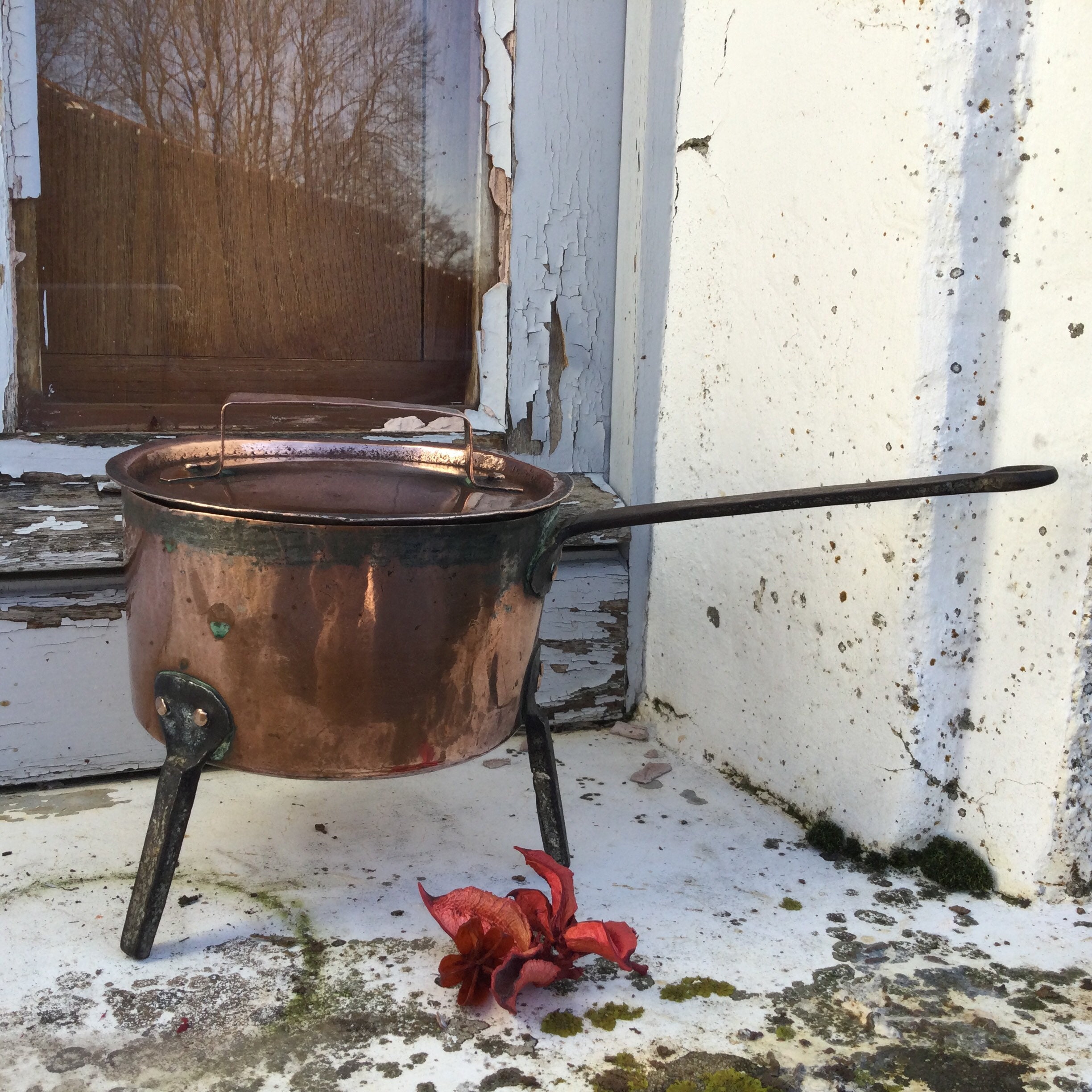 Petite Casserole en Cuivre. Ustensile de Cuisine Rustique Artisanal Antique Trépied avec Couvercle P