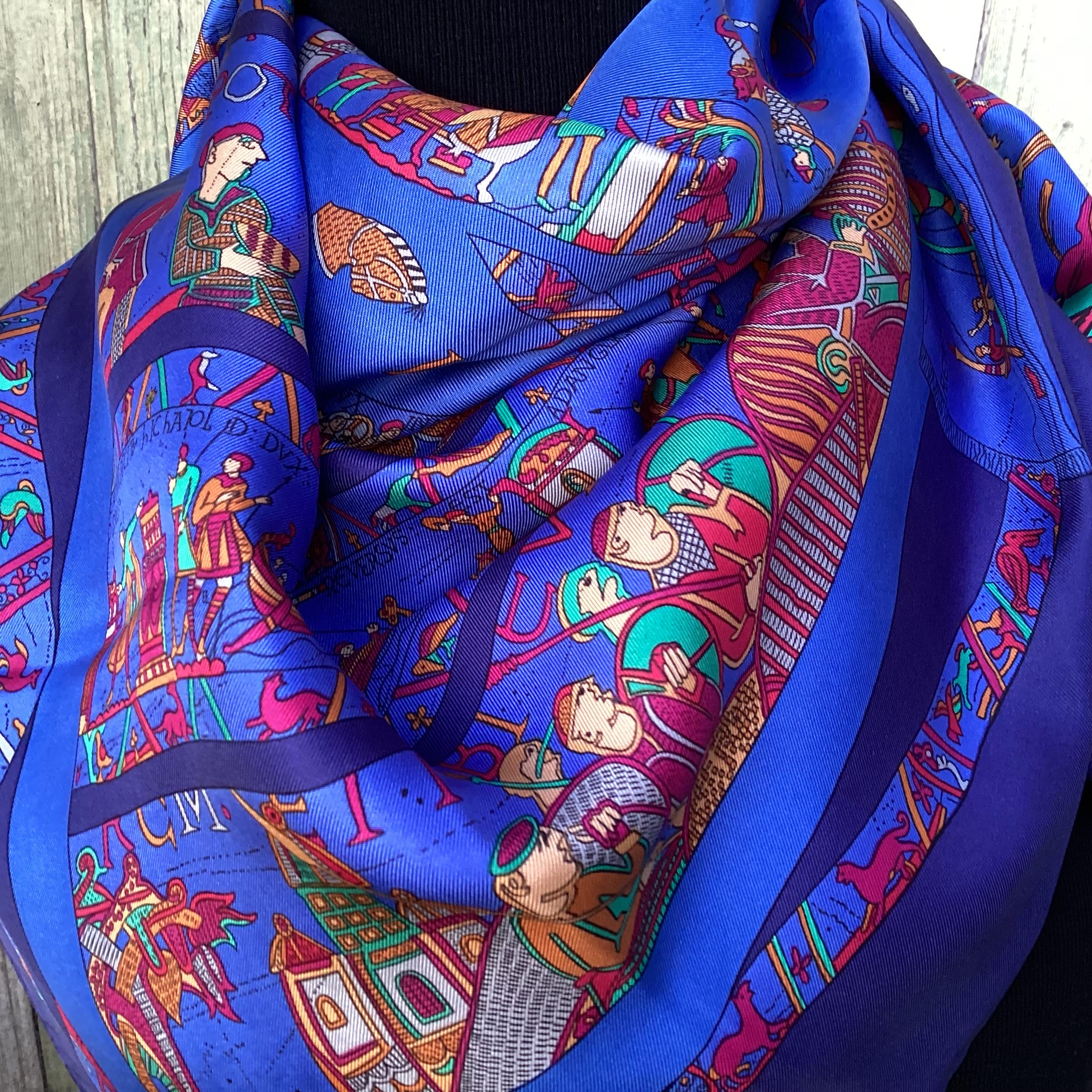 HERMES カレ90 GLOIRE d'ALEXANDRE スカーフ A Hermes Silk Twill Scarf, 90 X 90 Square by Loic Dubigeon - 'A La