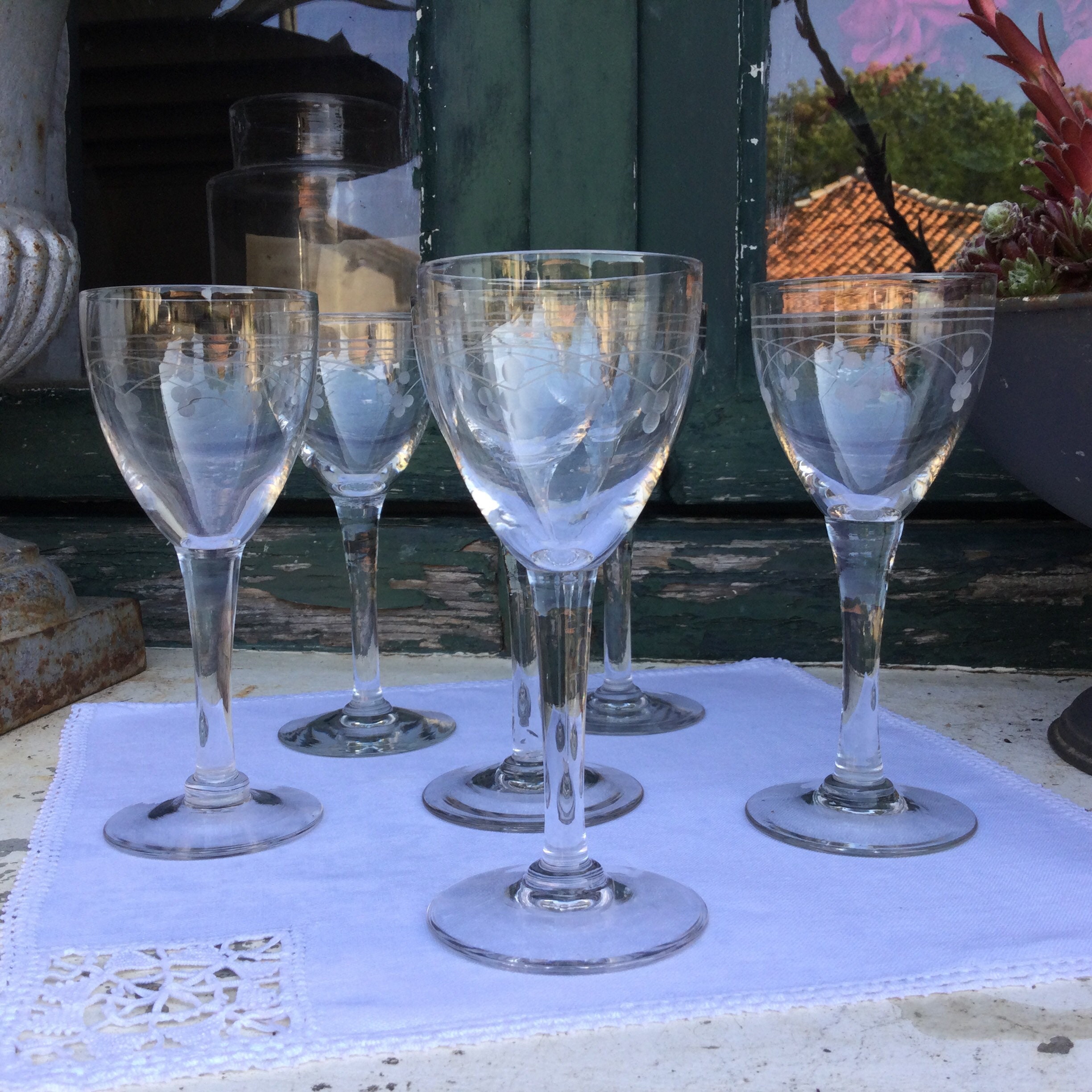 6 Verres Art Déco à Vin Blanc ou Aperatif Élégant Gravé Des Années 1920 Verrerie Soufflée La Bouche 