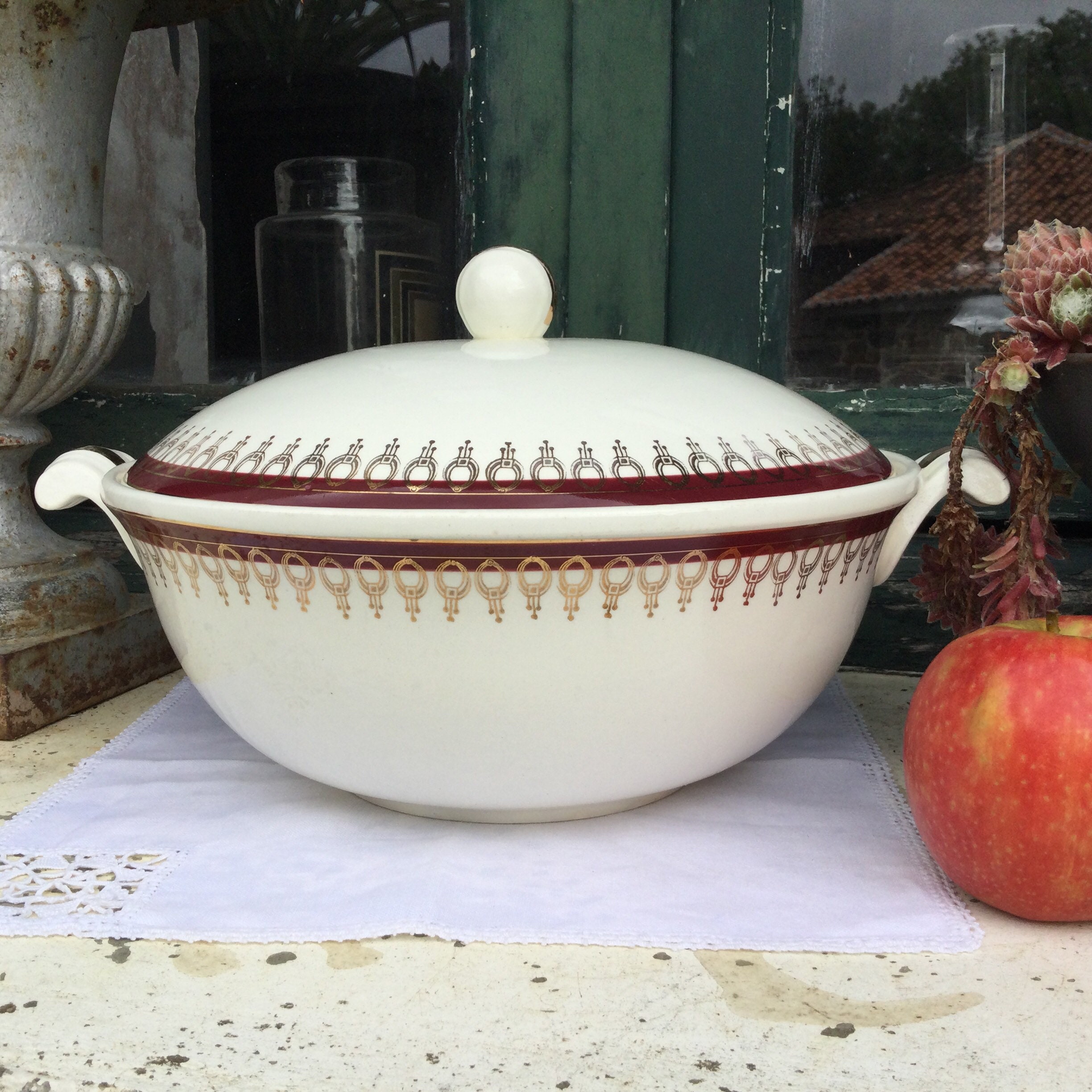 1920 Grand Plat Rond Profond avec Couvercle Bol de Légumes Salins Design Lima Rouge Centre Table Bor