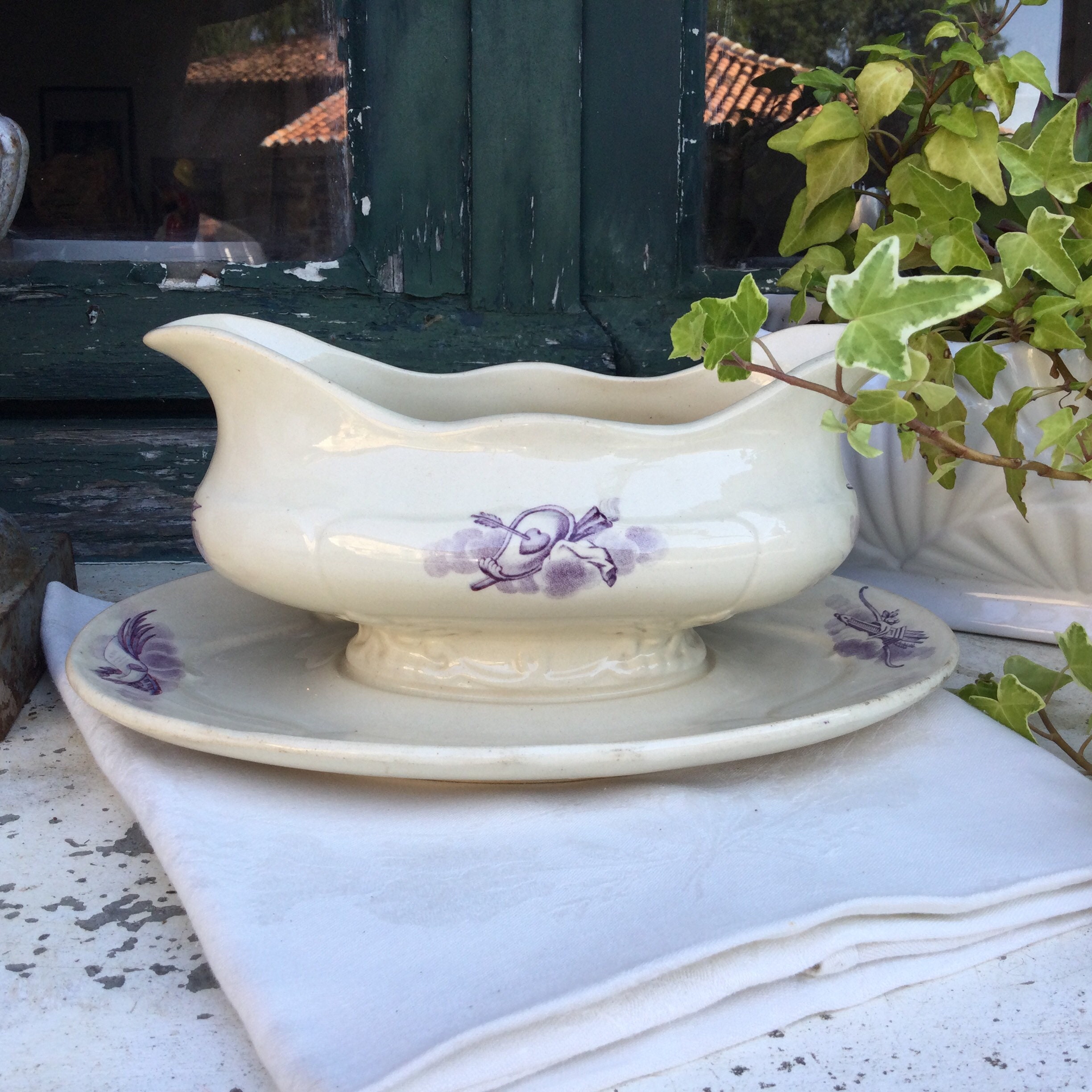 19Ème Siècle Creil et Montereau Faïence Antique Sauce Bateau, Plat de Sauce. Mauve Transferware sur 