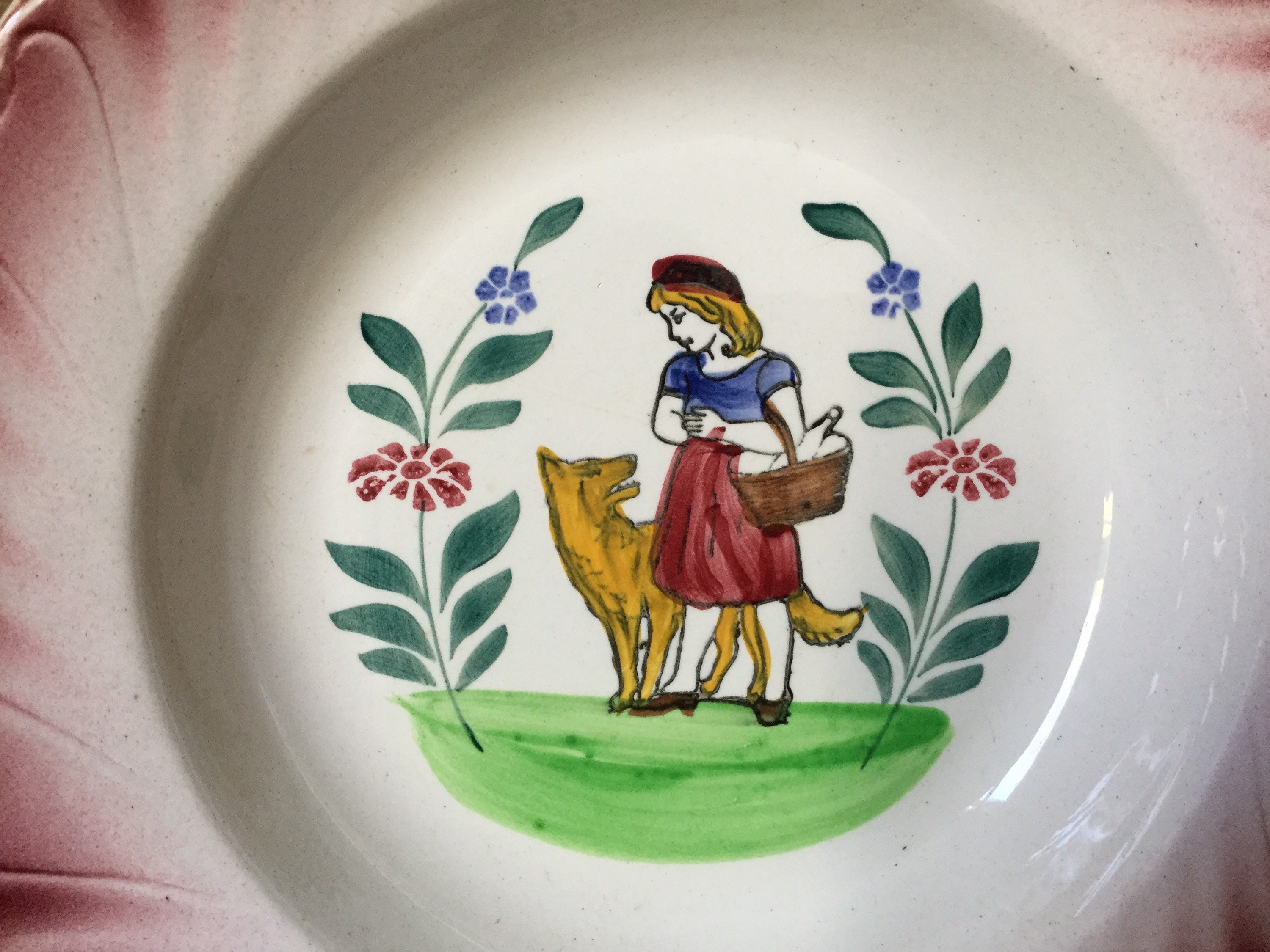 Années 1940 St Amand Plaque Peinte à La Main Français Céramique Vintage Chaperon Rouge et Loup Naïf 