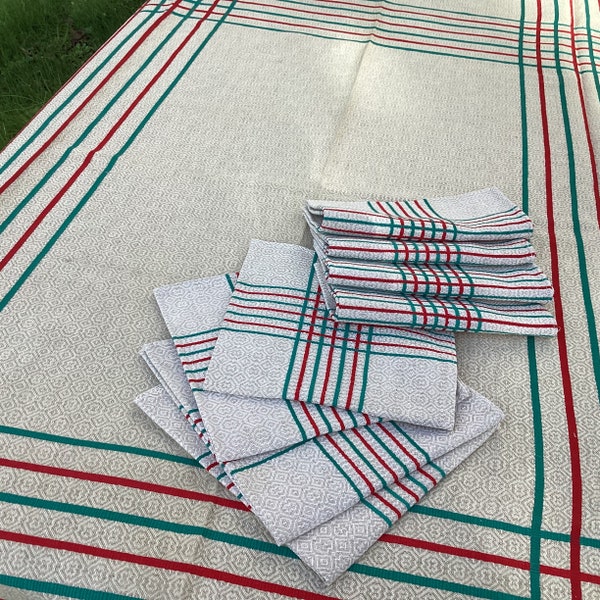 Basque table cloth and 8 napkins/French iconic table linen/vintage table cloth and napkin set/al fresco table linen/red and green tableware