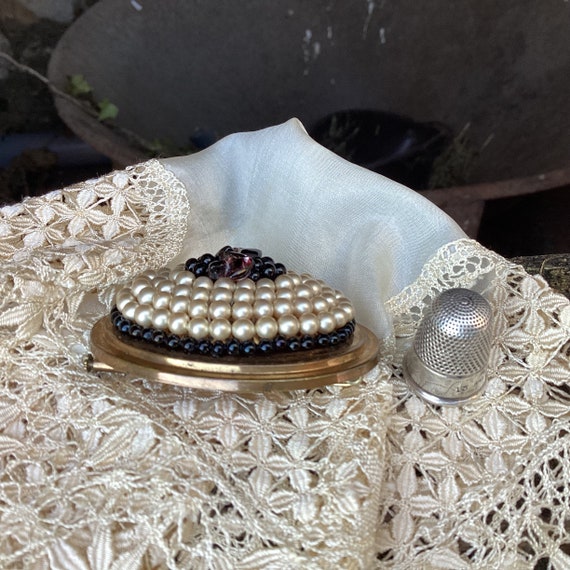 Broche Ancienne Perles Verre Et Métal Doré – Bon état, Réf EB AE