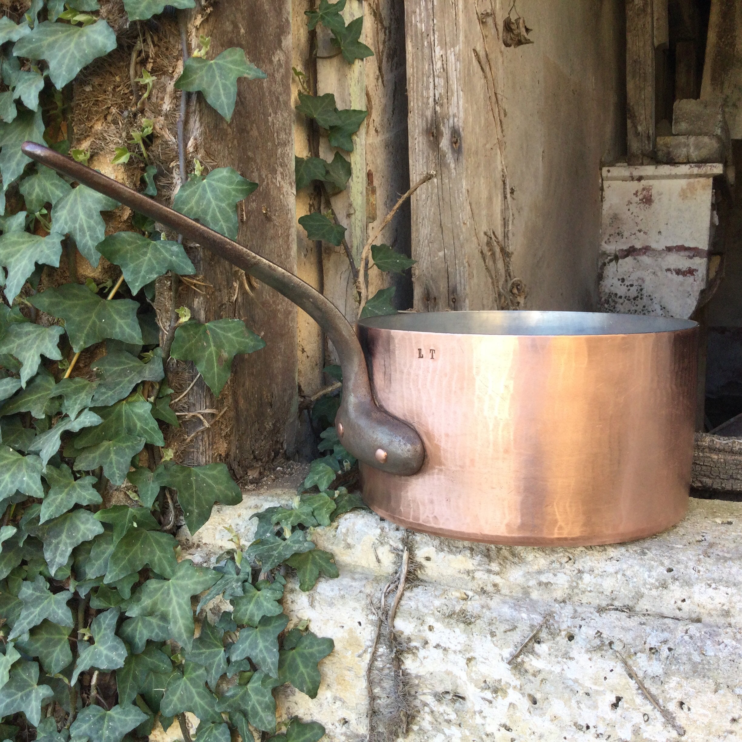 Poêle à Sauce en Cuivre Antique Récemment Rénovée Artisan Fait Signé Lt Tin Lined Pot Qualité Profes