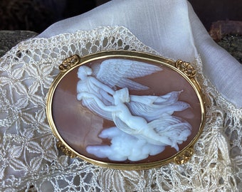 An big oval cameo brooch/antique 18K gold jewelry/gold and shell brooch/etched shell brooch/French antique jewelry