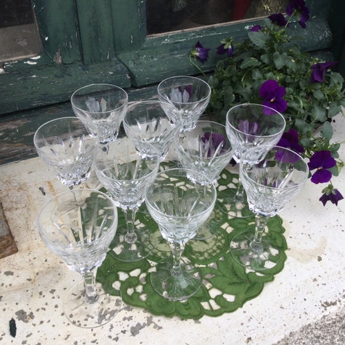 10 1940’s sherry, porto, vin cuit and apéro glasses. Heavy molded crystal, cut and etched glass Receive ‘a la française’, French fine dining shops