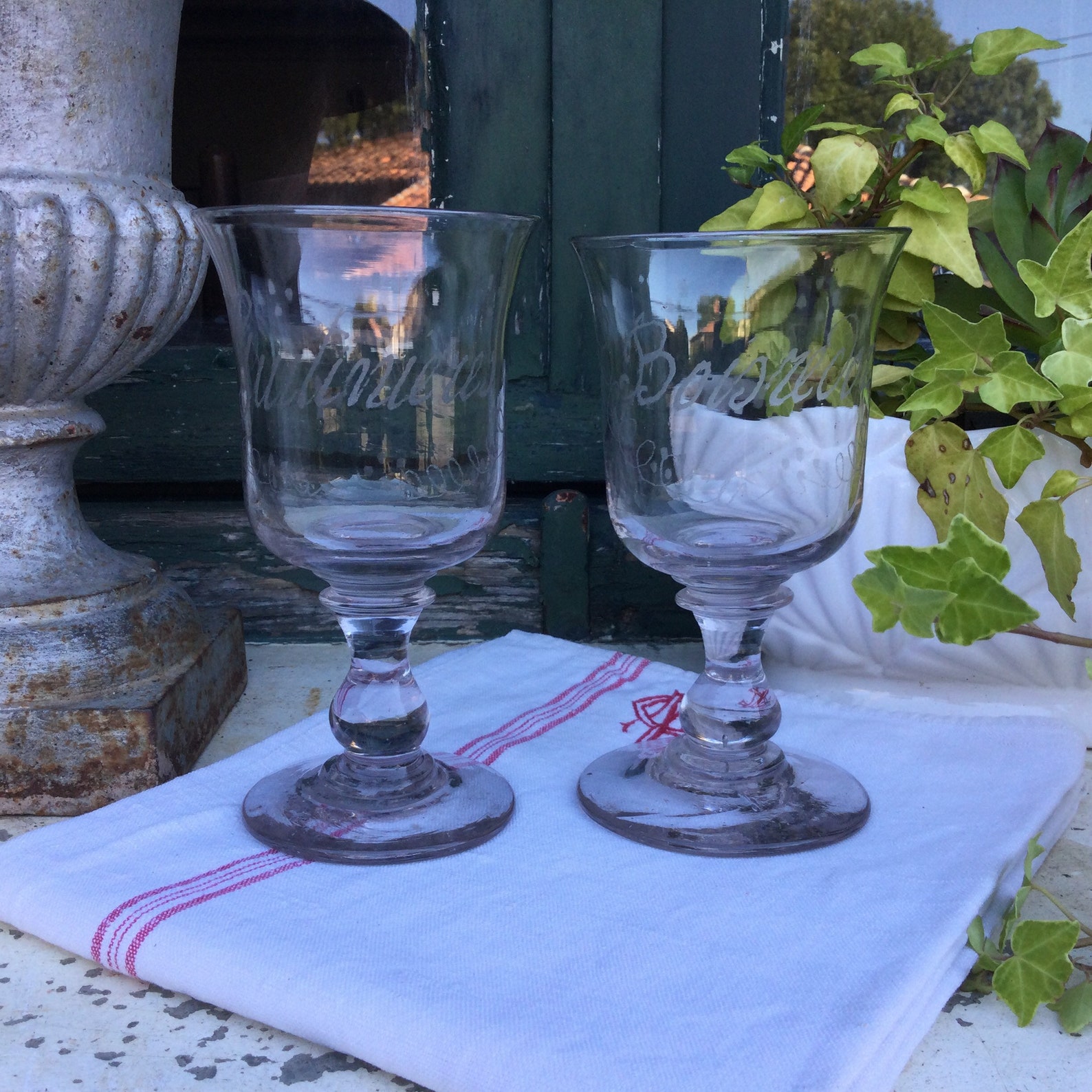 Verres à Vin Gravés Maverton - Set 2 Verres 530ml | Cadeau Mariage Personnalisable