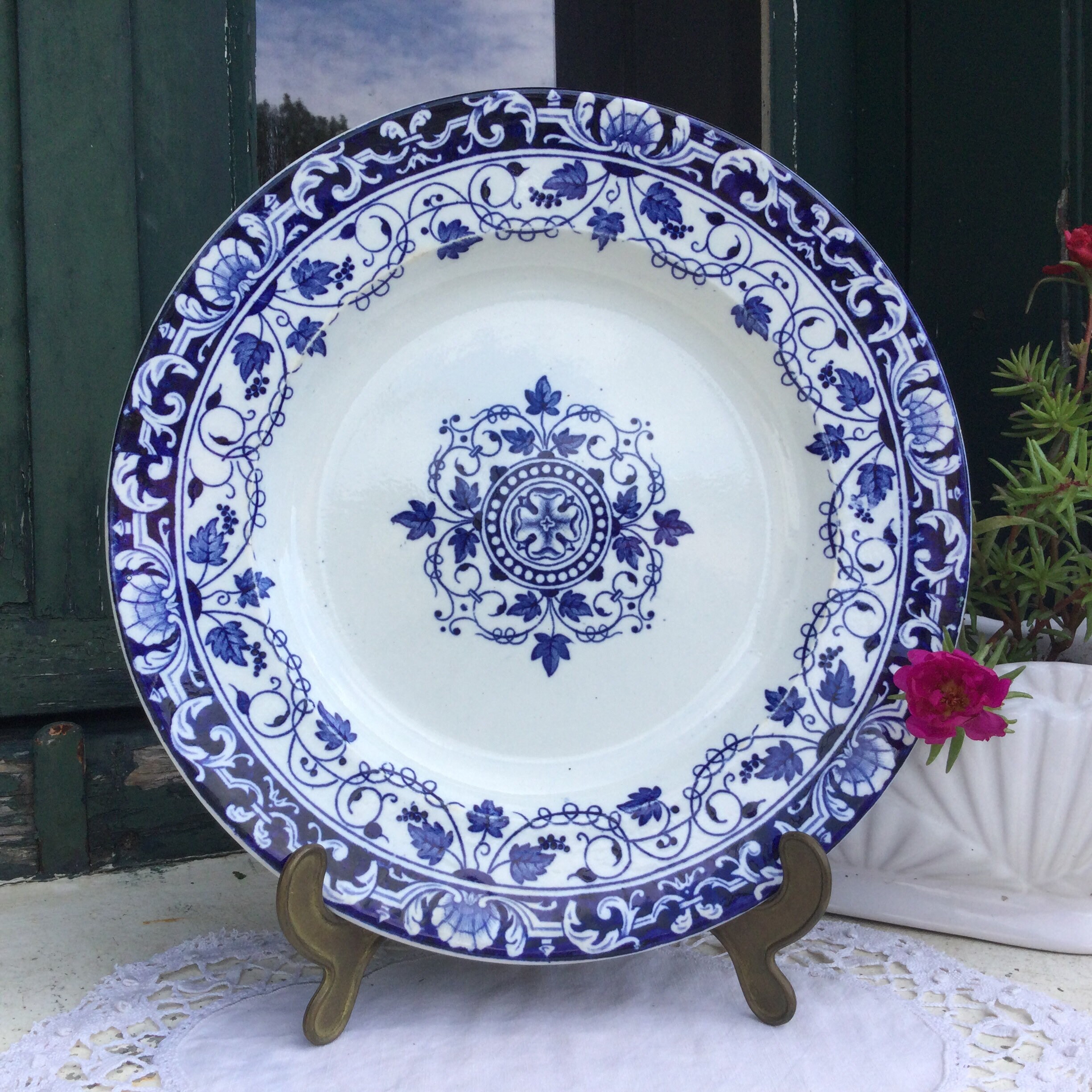 Grande Plaque Décorative, Plat ou Pièce Maîtresse Un Jules Vieillard Bleu Foncé et Céramique Blanche