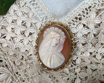 Broche ancienne française/pendentif collier/broche camée en nacre, pendentif/coquillage gravé et nacre/bijoux vintage français