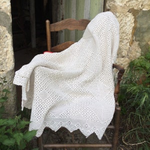 French vintage throw handmade crochet bed cover bed spread pure linen natural fibres table cover unused condition French country decor