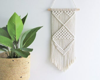Suspension murale neutre en macramé, décoration de style bohème scandinave, goujon en bois de 25 cm