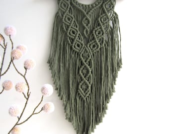Suspension murale en macramé vert olive, cheville en bois de 25 cm
