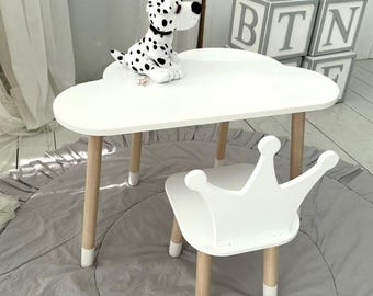 Montessori Kindertisch und Stuhl: Kleinkindmöbel aus Waldorfholz