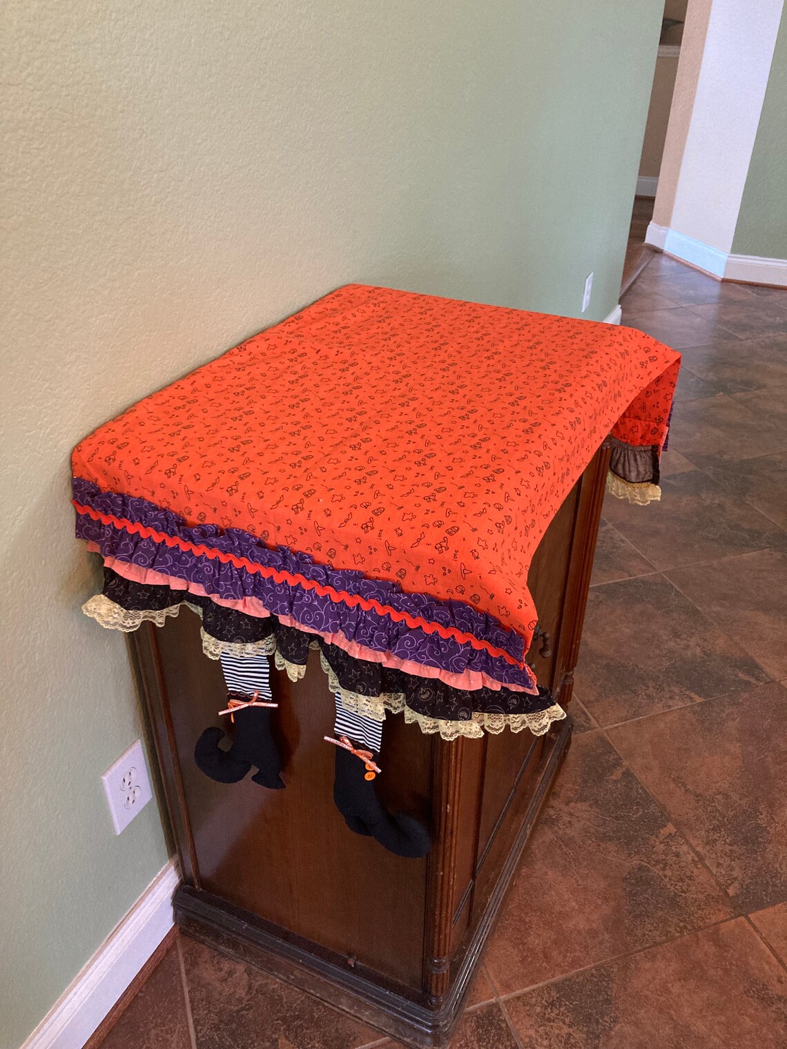 Table Runner Witch's Feet 61.5 x 21.75 inches 100 Etsy