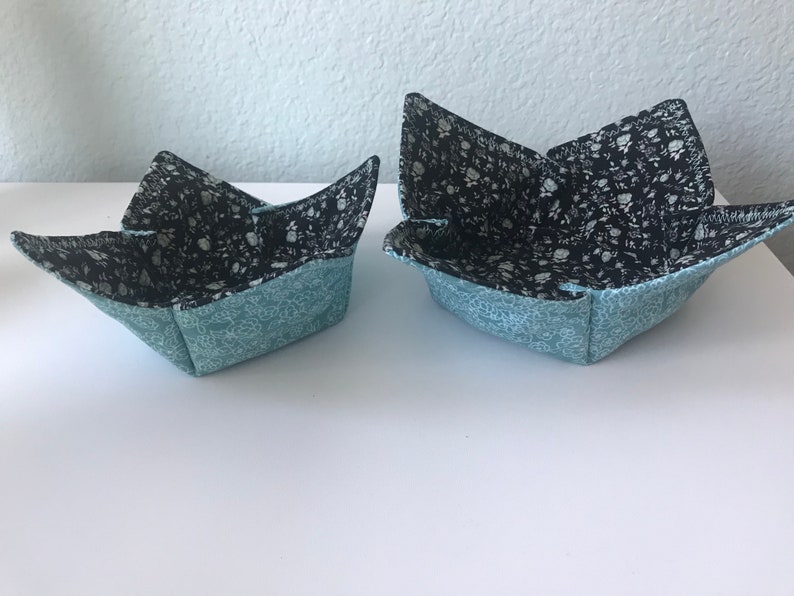Small Microwave Bowl Cozy White Flowers on Green with Green flowers on Black Backing