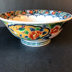 Vintage Nitto China from Japan serving bowl with flowers, birds and berries.