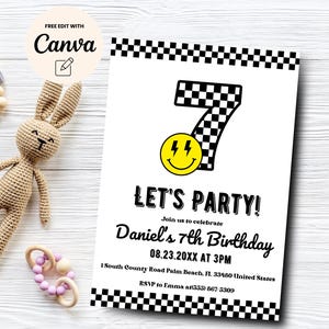 Invitación imprimible para séptimo cumpleaños con cara sonriente, séptimo cumpleaños a cuadros retro, fiesta divertida y editable, plantilla Canva, descarga digital