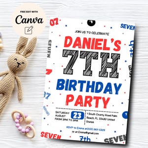 Puede incluir: Una invitación a una fiesta de cumpleaños con un esquema de color rojo, blanco y azul. La invitación dice "Únete a nosotros para celebrar el 7º cumpleaños de Daniel". La fecha es el 23 de agosto, de 3 PM a 5 PM. La ubicación es 1 South County Road Palm Beach, FL 33480 Estados Unidos. RSVP a Emma al (555) 867-5309 o a Emma@gmail.com.