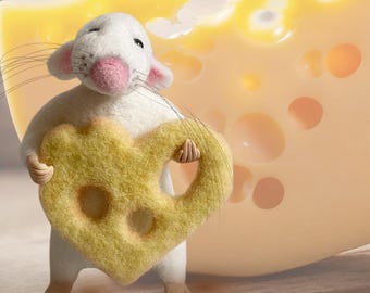 Needle Felted Mouse with a heart of cheese– Handmade Wool Mouse Figurine Forbirthday Cheeseboard Gifte