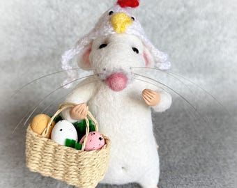 Easter Felt Mouse with a Basket - Handmade Wool Mouse Ornament Figurine